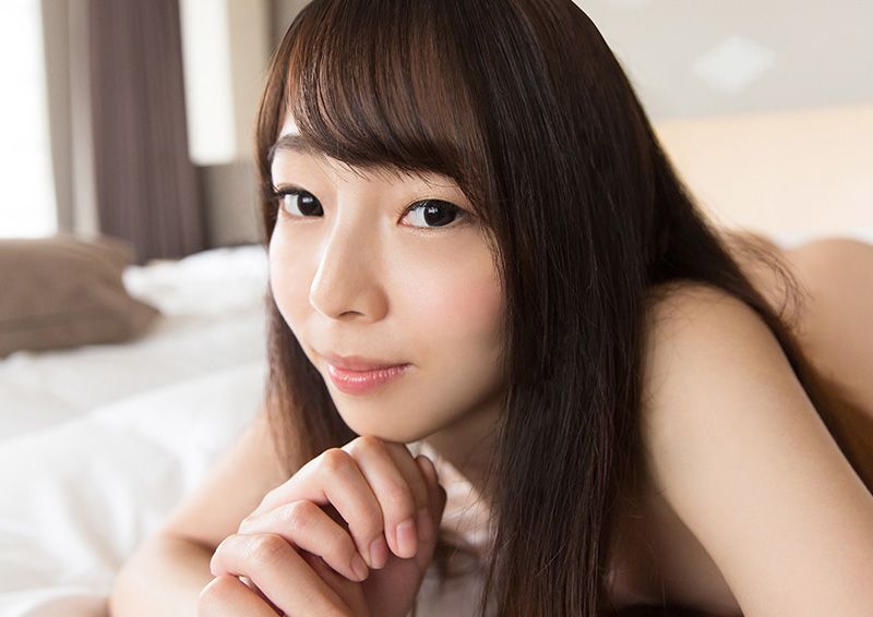 美脚美少女はベッドの上で果てる Yuuri